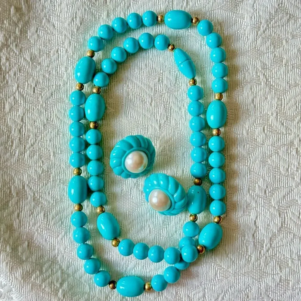 Vintage 10 Piece Turquoise Lucite Glass Bead Necklace & Earring Lot 12.7oz 50’s